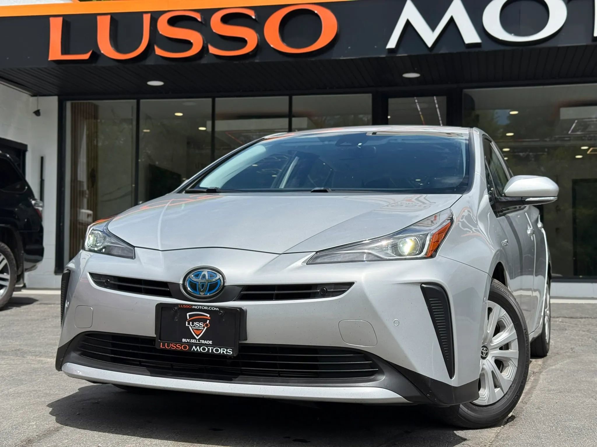 Used 2019 Toyota Prius LE FWD image 1