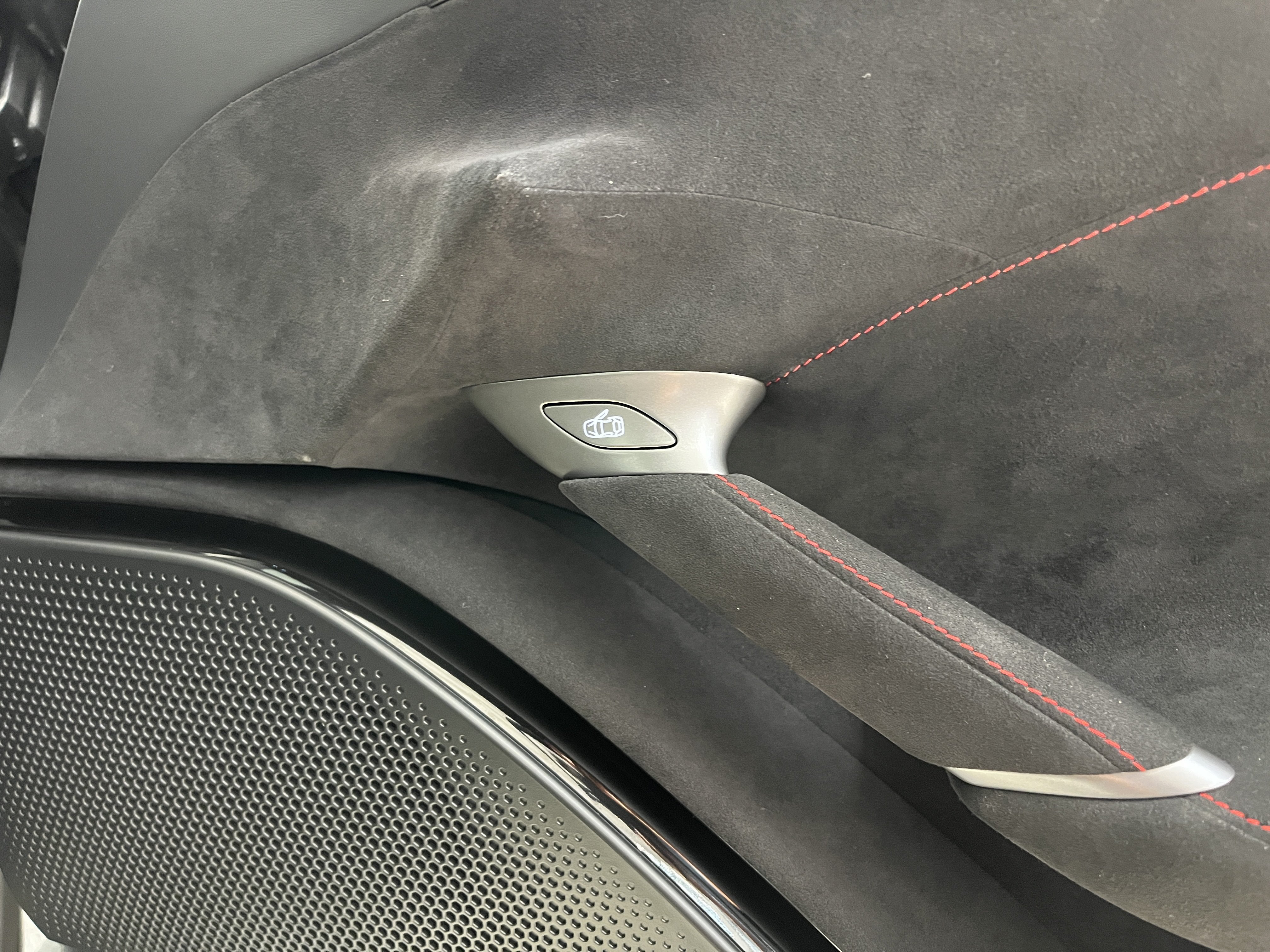 Used 2022 Ferrari Roma RWD image 40