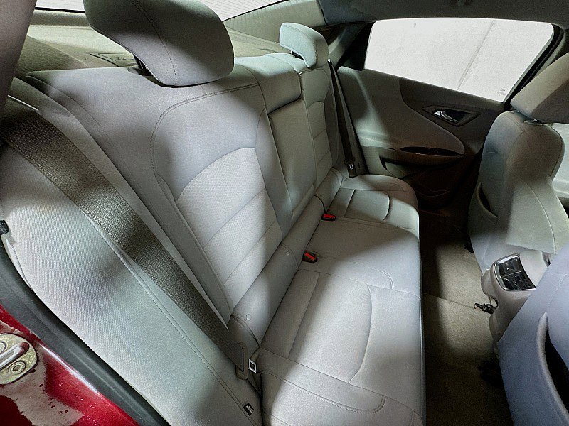 Used 2017 Chevrolet Malibu LT FWD image 24