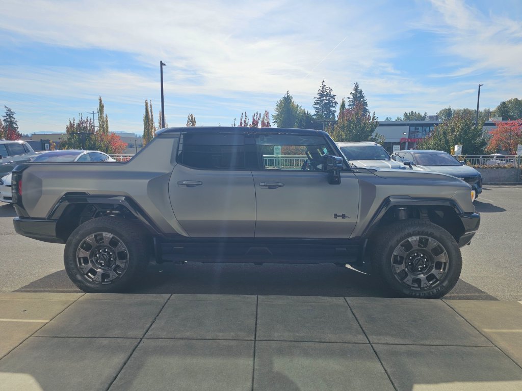 Used 2026 GMC Hummer EV 4x4 Crew Cab w/ Carbon Fiber Edition Package image 8