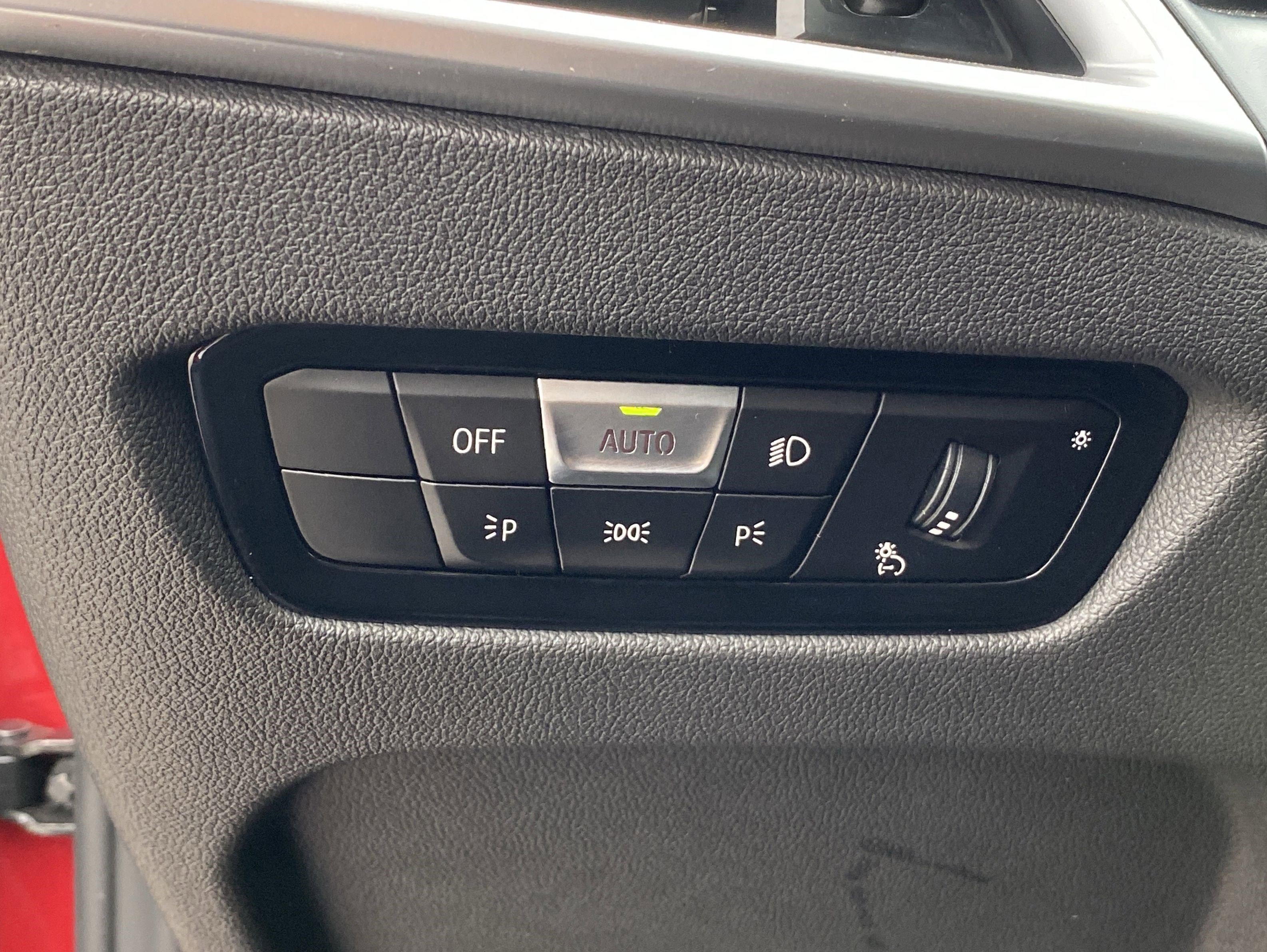 Used 2025 BMW M340i w/ Premium Package image 28