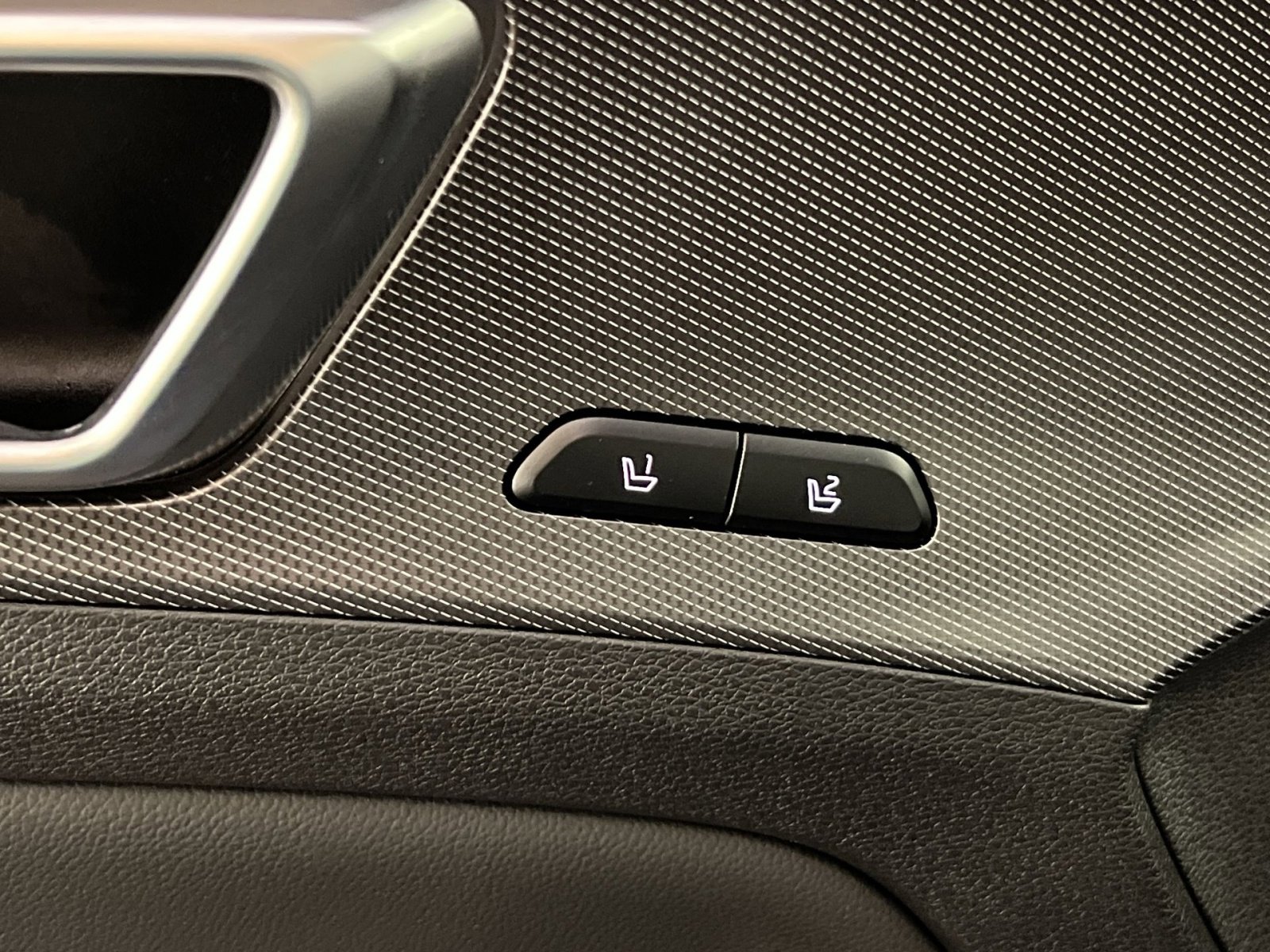 Used 2023 Kia Sportage SX image 32