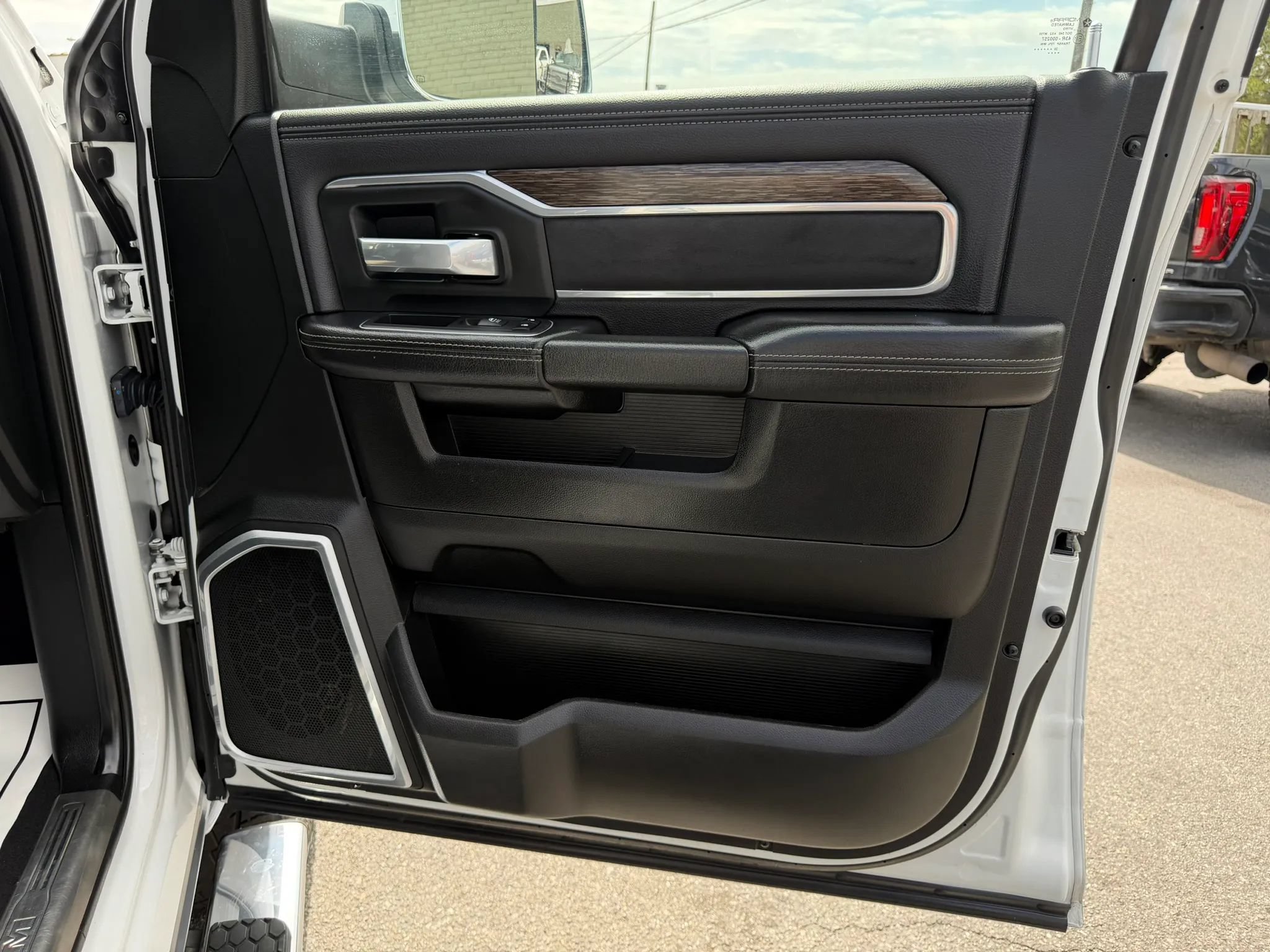 Used 2020 RAM 2500 Laramie AWD/4WD image 39