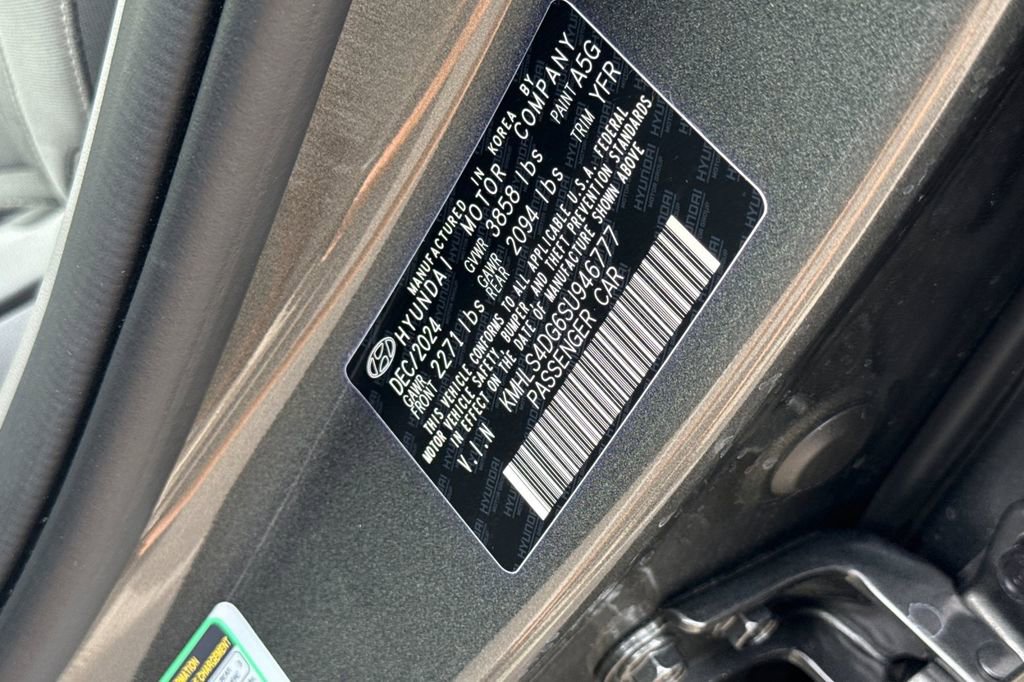 Used 2025 Hyundai Elantra SEL image 25