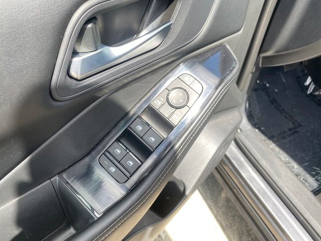 Used 2025 Nissan Rogue SV FWD image 14
