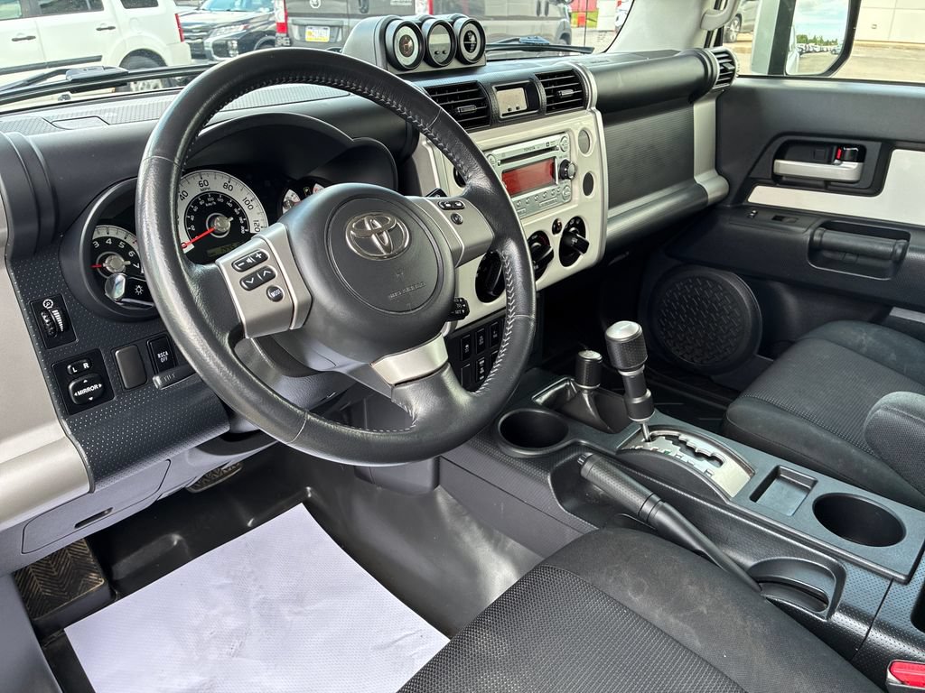 Used 2014 Toyota FJ Cruiser 4WD w/ Upgrade Package image 15