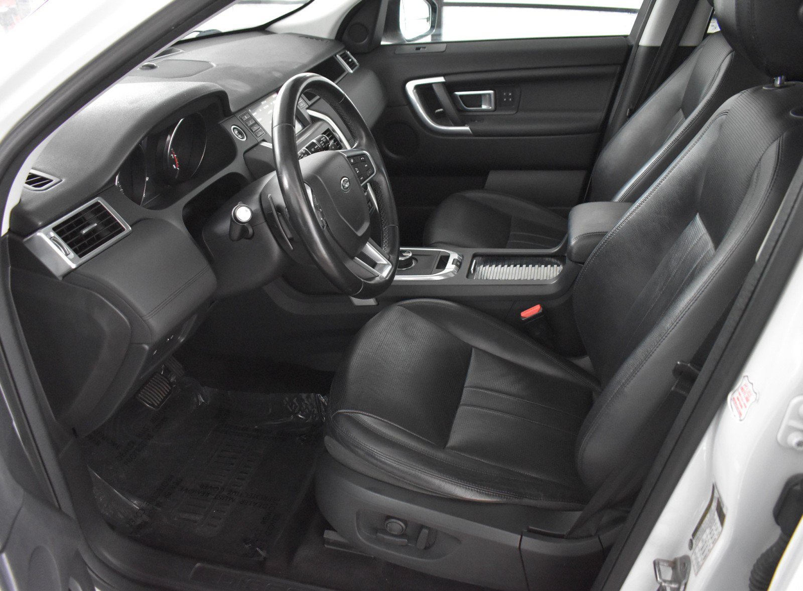 Used 2019 Land Rover Discovery Sport HSE AWD/4WD image 26