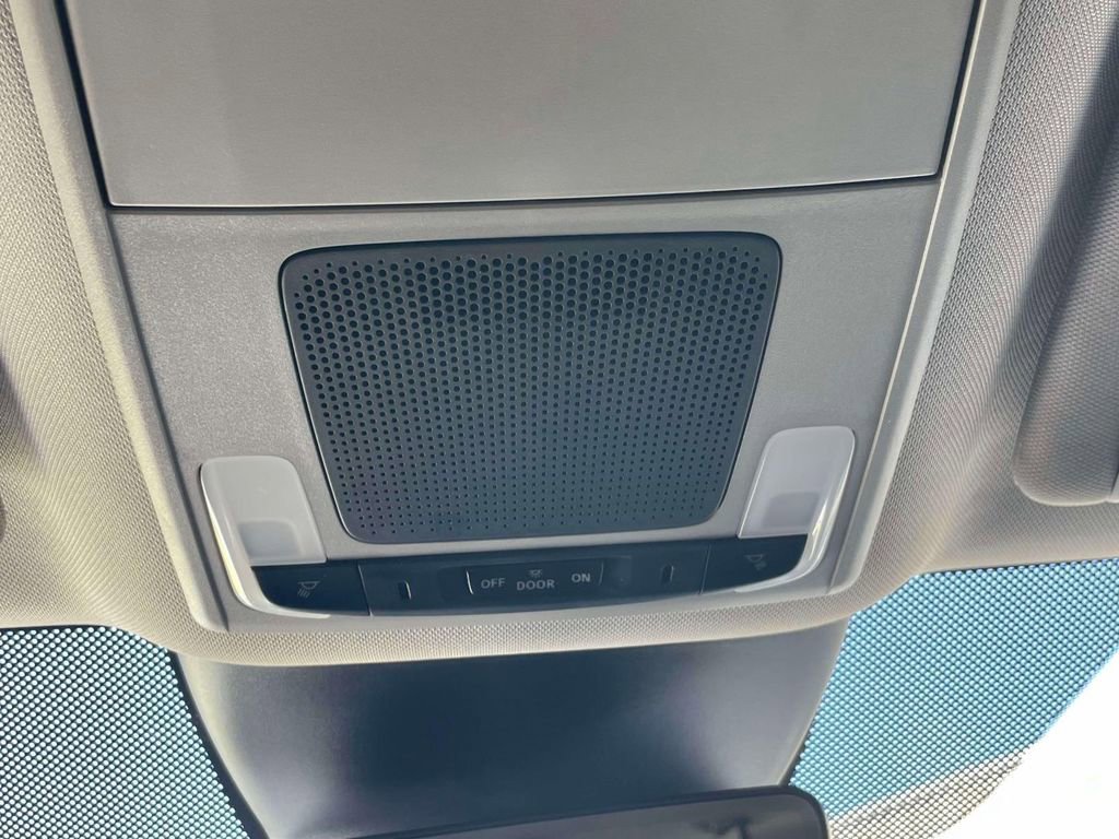 Used 2025 Honda Pilot EX-L image 34