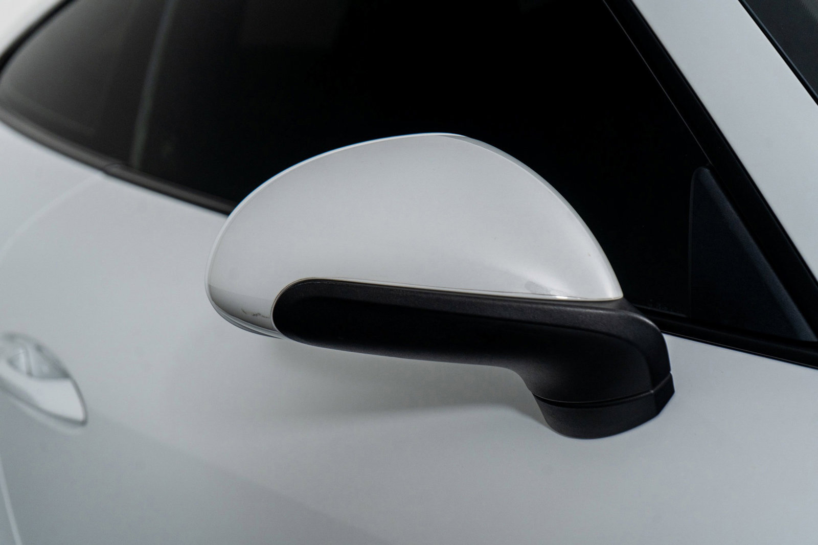 Used 2017 Porsche 911 Turbo image 26