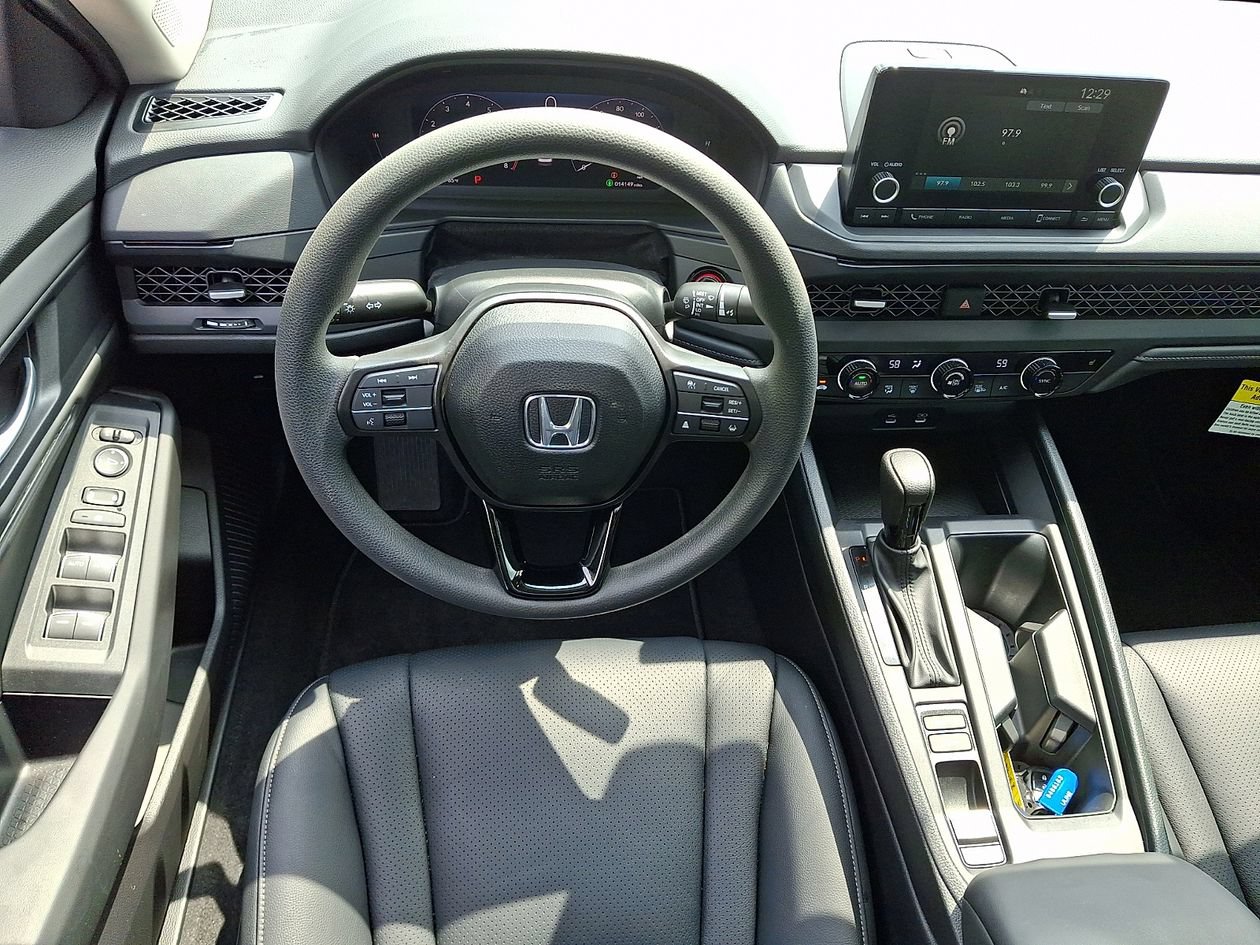 Used 2025 Honda Accord SE image 11