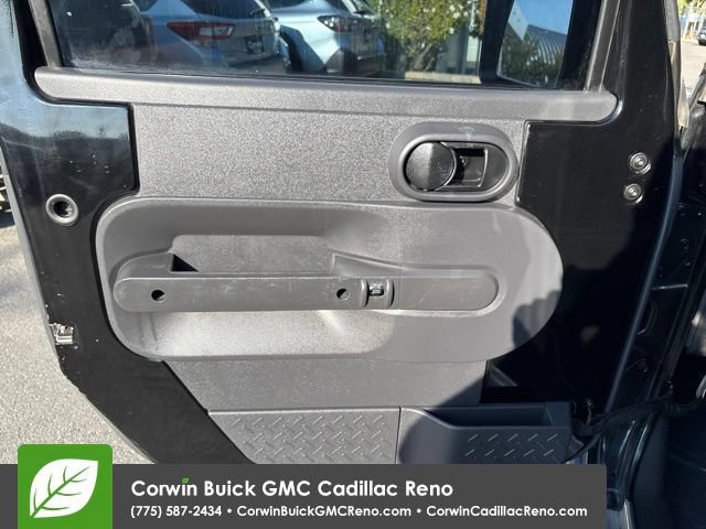 Used 2010 Jeep Wrangler Unlimited Rubicon w/ Dual Top Group AWD/4WD image 13