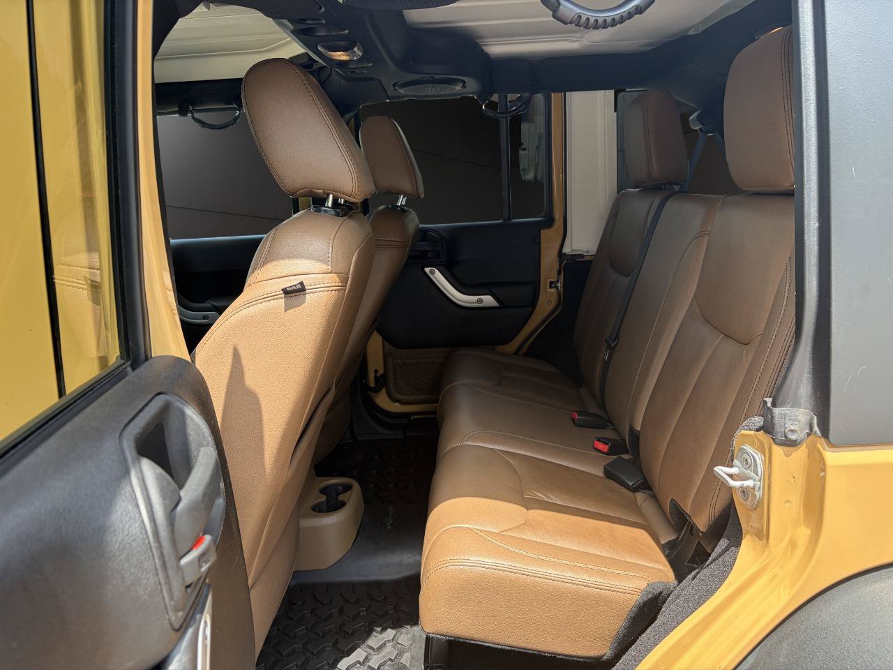 Used 2014 Jeep Wrangler Unlimited Rubicon w/ Dual Top Group AWD/4WD image 12