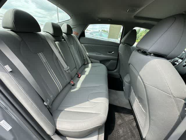Used 2024 Hyundai Elantra SEL w/ Convenience Package FWD image 25