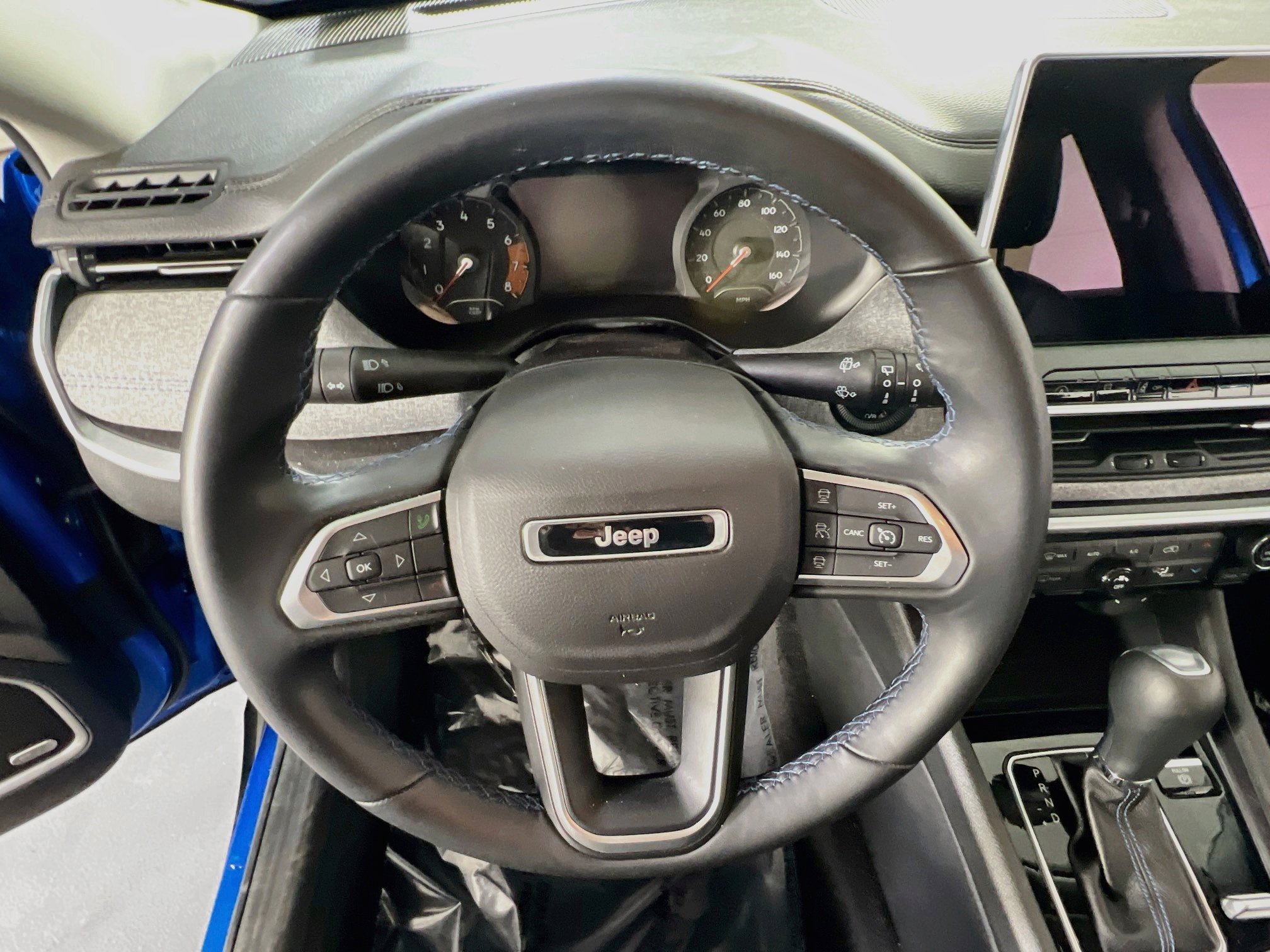 Used 2022 Jeep Compass Latitude w/ Sun and Sound Group AWD/4WD image 11