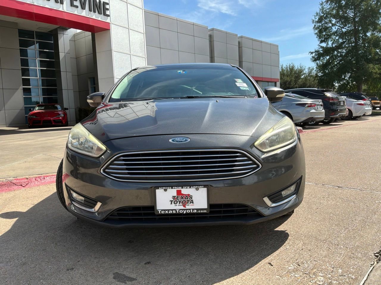 Used 2016 Ford Focus Titanium FWD image 3