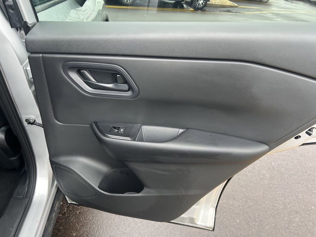 Certified 2024 Nissan Rogue S image 17