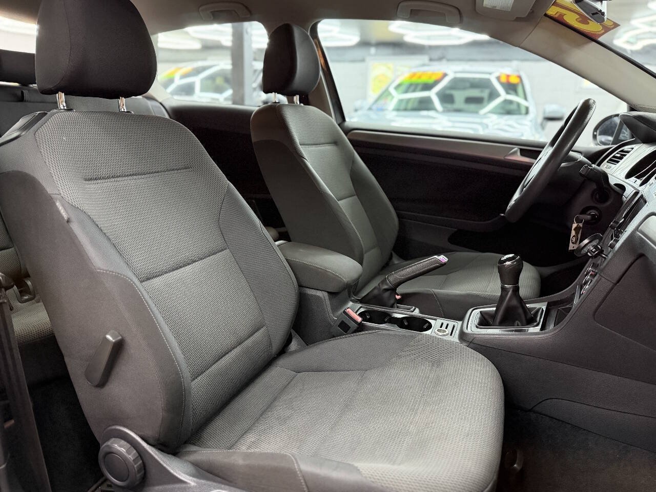 Used 2015 Volkswagen Golf S FWD image 8