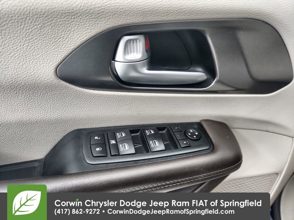 Used 2017 Chrysler Pacifica Touring-L Plus image 21