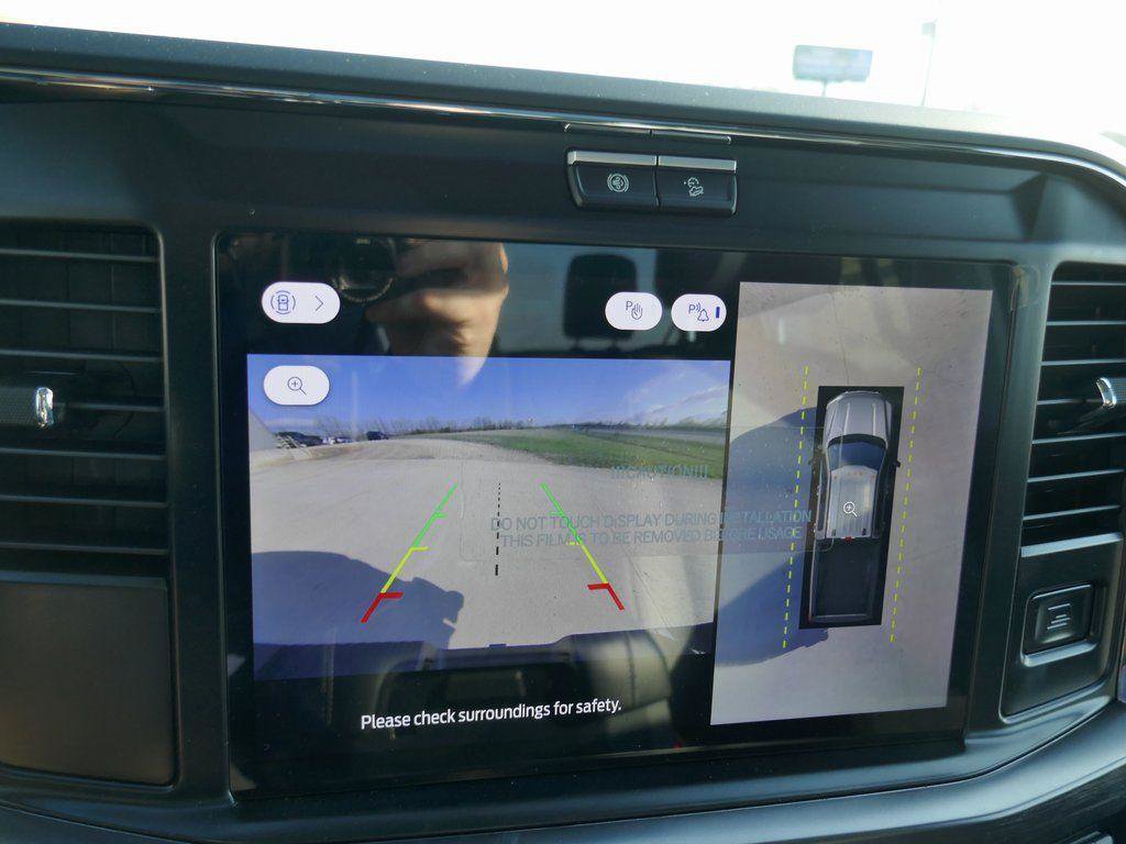 New 2026 Ford F250 Lariat w/ Black Appearance Package image 27