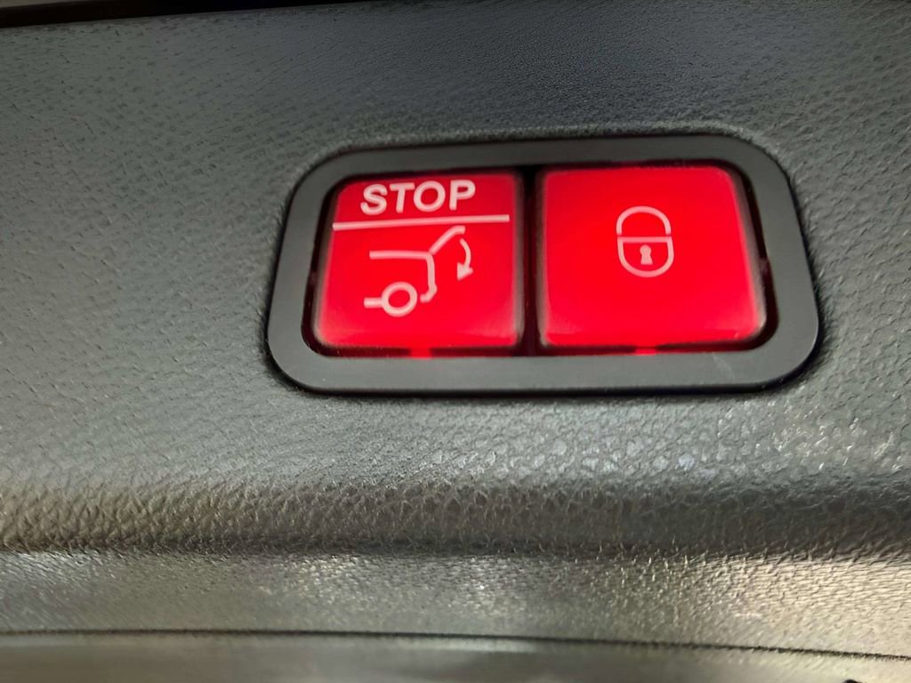 Used 2018 Mercedes-Benz GLS 550 4MATIC image 11