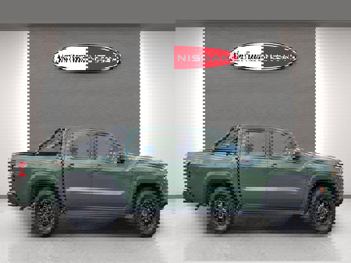 Used 2023 Nissan Frontier PRO-4X w/ Pro-4X Premium Package image 5