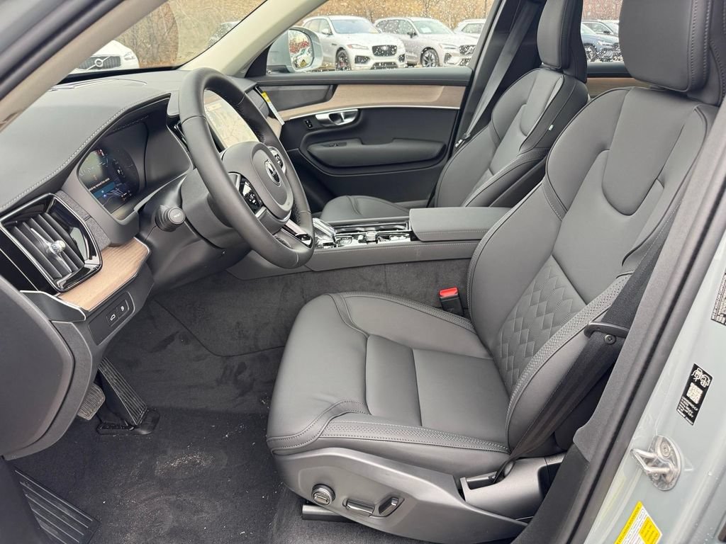 New 2026 Volvo XC90 T8 Plus w/ Protection Package Premier AWD/4WD image 8