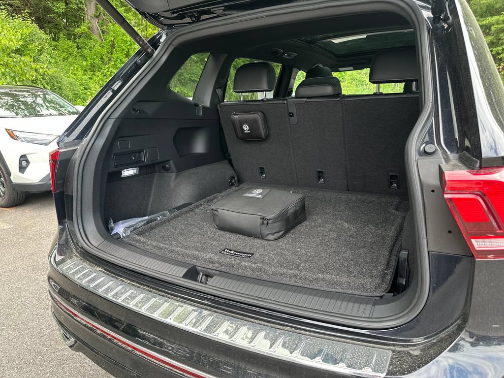 Certified 2022 Volkswagen Tiguan SEL R-Line AWD/4WD image 19