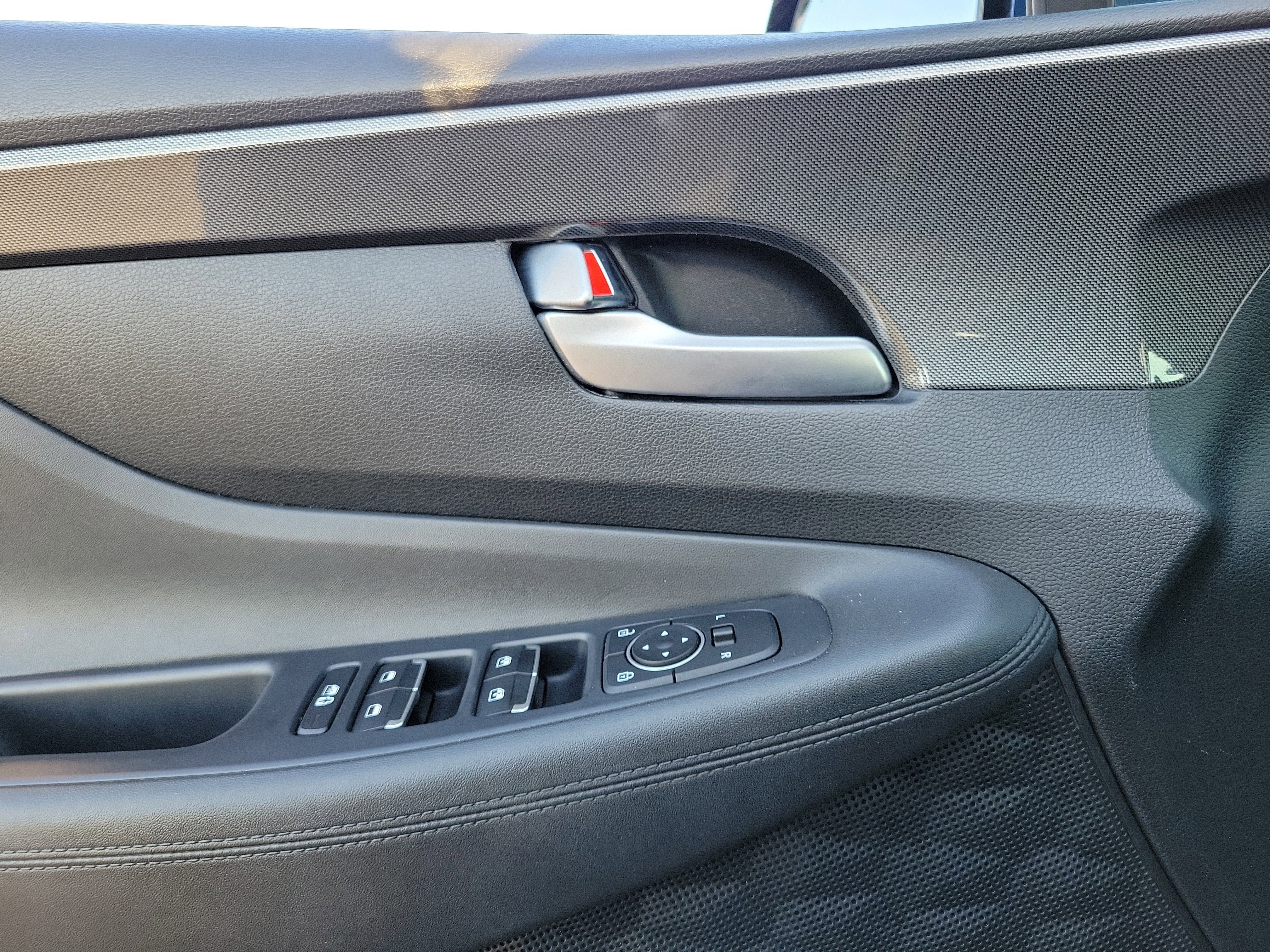 Used 2022 Hyundai Santa Fe SEL w/ Cargo Package image 17