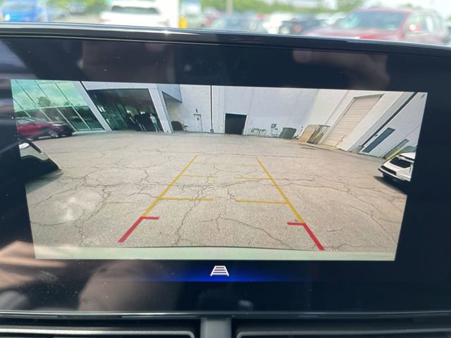 New 2026 Chevrolet Trax ACTIV w/ Sunroof Package FWD image 17
