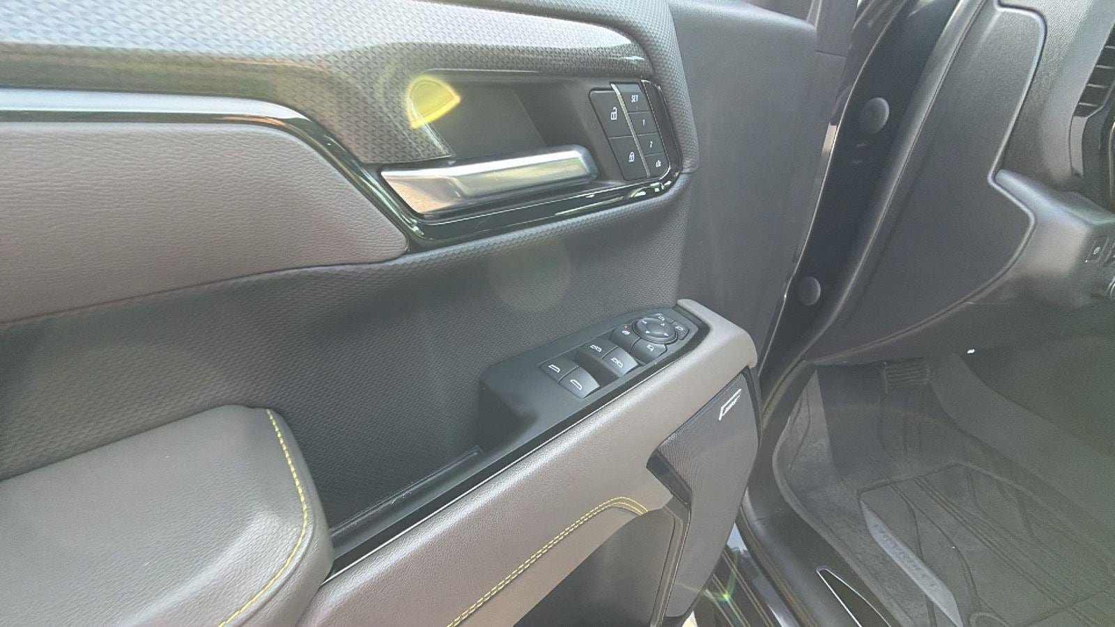 Used 2023 Chevrolet Silverado 1500 ZR2 w/ Technology Package AWD/4WD image 15