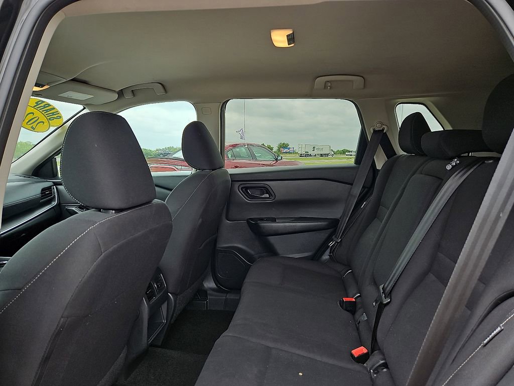 Used 2024 Nissan Rogue S image 16
