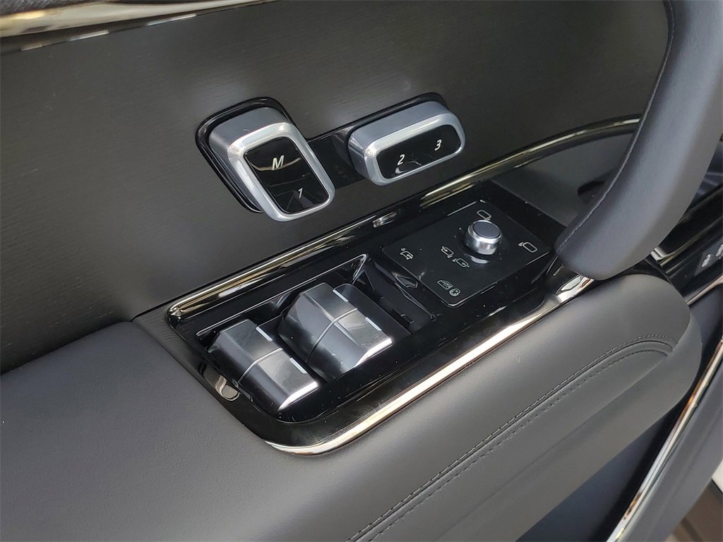 New 2025 Land Rover Range Rover Sport Dynamic SE image 14
