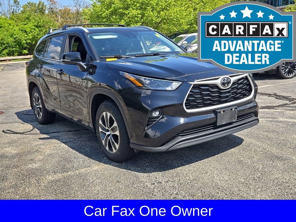 Used 2024 Toyota Highlander XLE AWD/4WD image 2