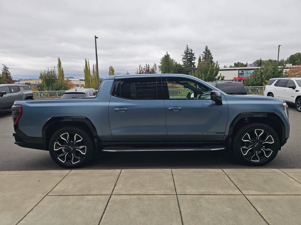 Used 2025 GMC Sierra EV Denali AWD/4WD image 8
