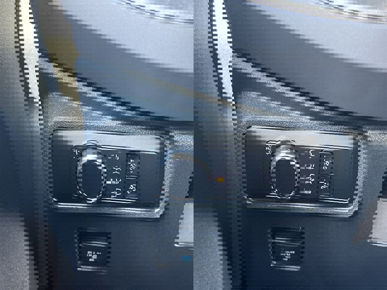 New 2025 Ford Bronco 4-Door image 14