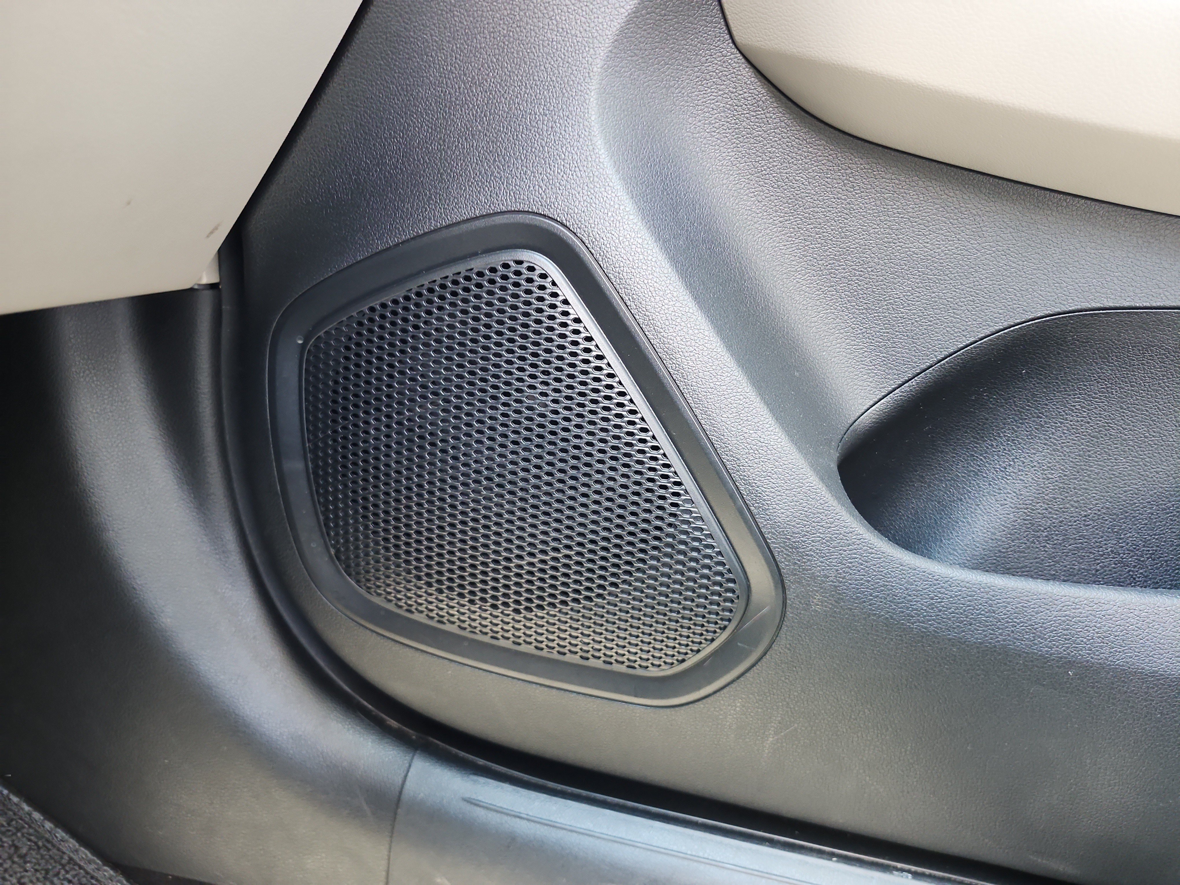 Certified 2024 Hyundai Venue SEL FWD image 27