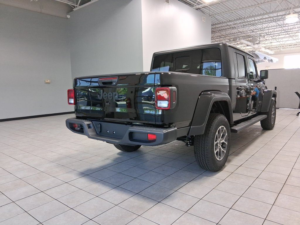 New 2026 Jeep Gladiator Sport AWD/4WD image 8