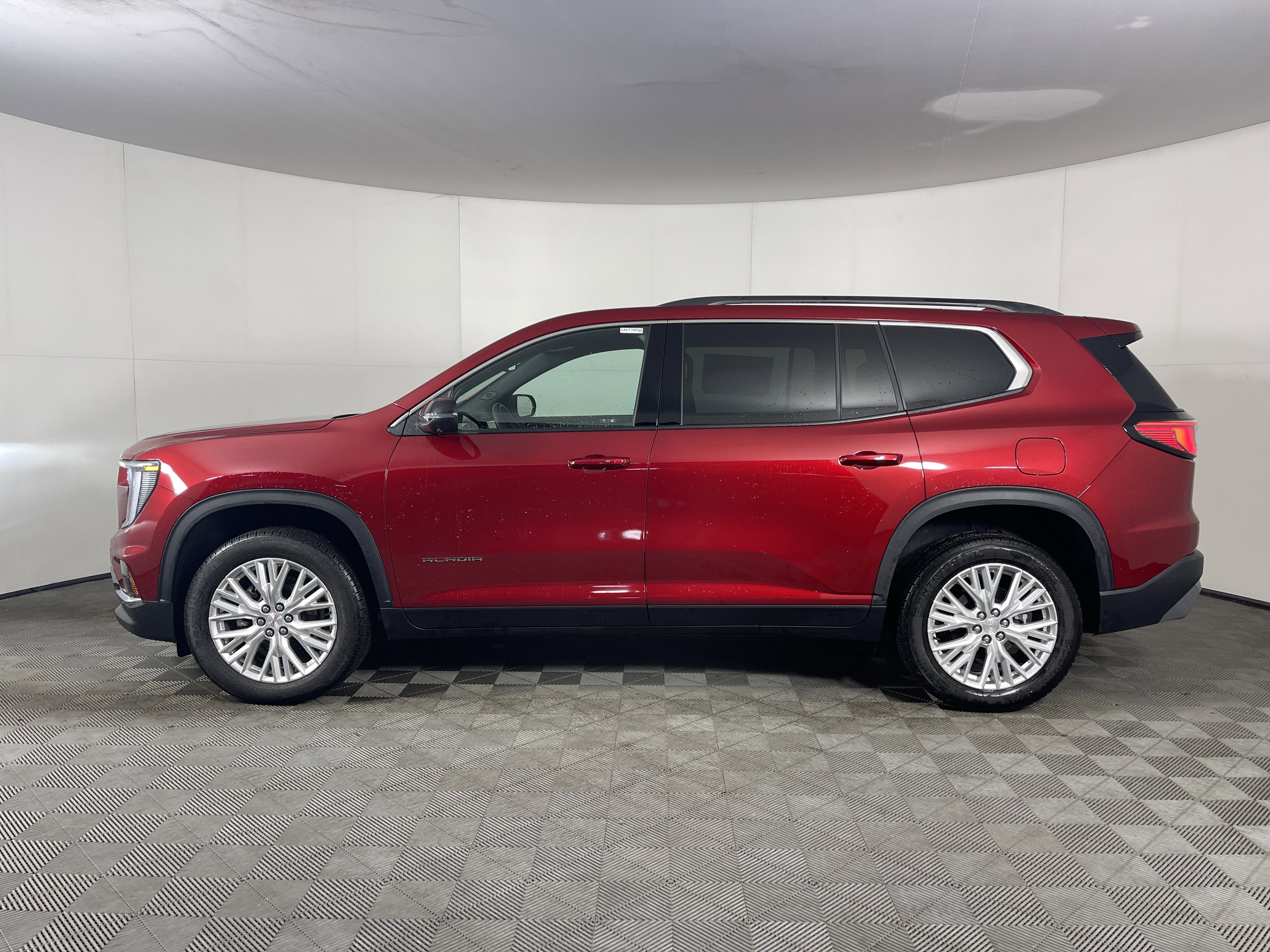 Used 2024 GMC Acadia Elevation image 3