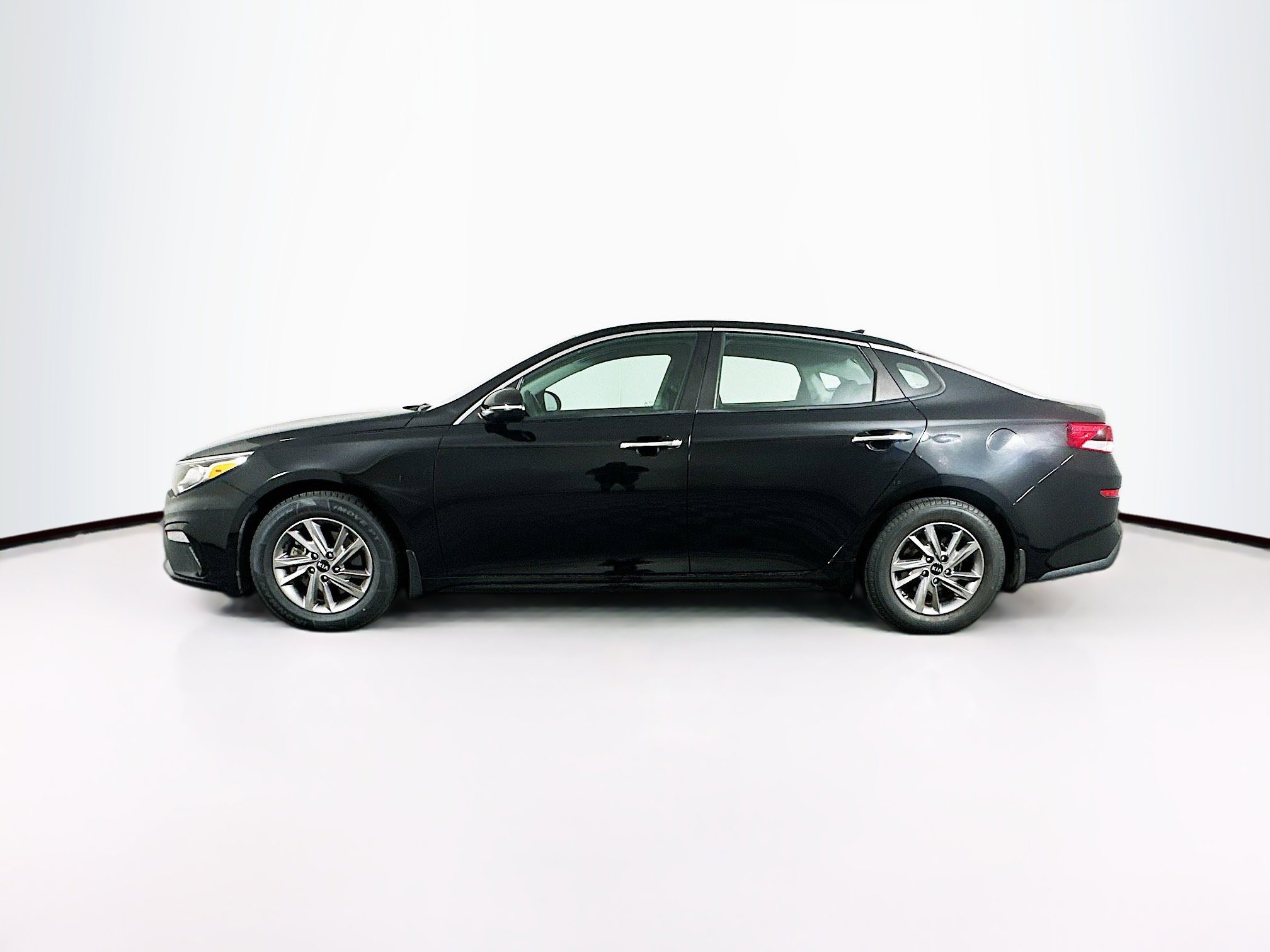 Used 2020 Kia Optima LX FWD image 4