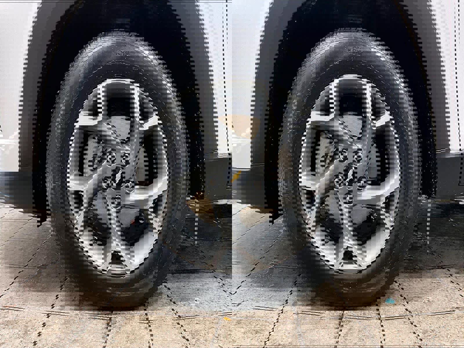 Used 2025 Chevrolet Trax LT w/ LT Convenience Package image 7