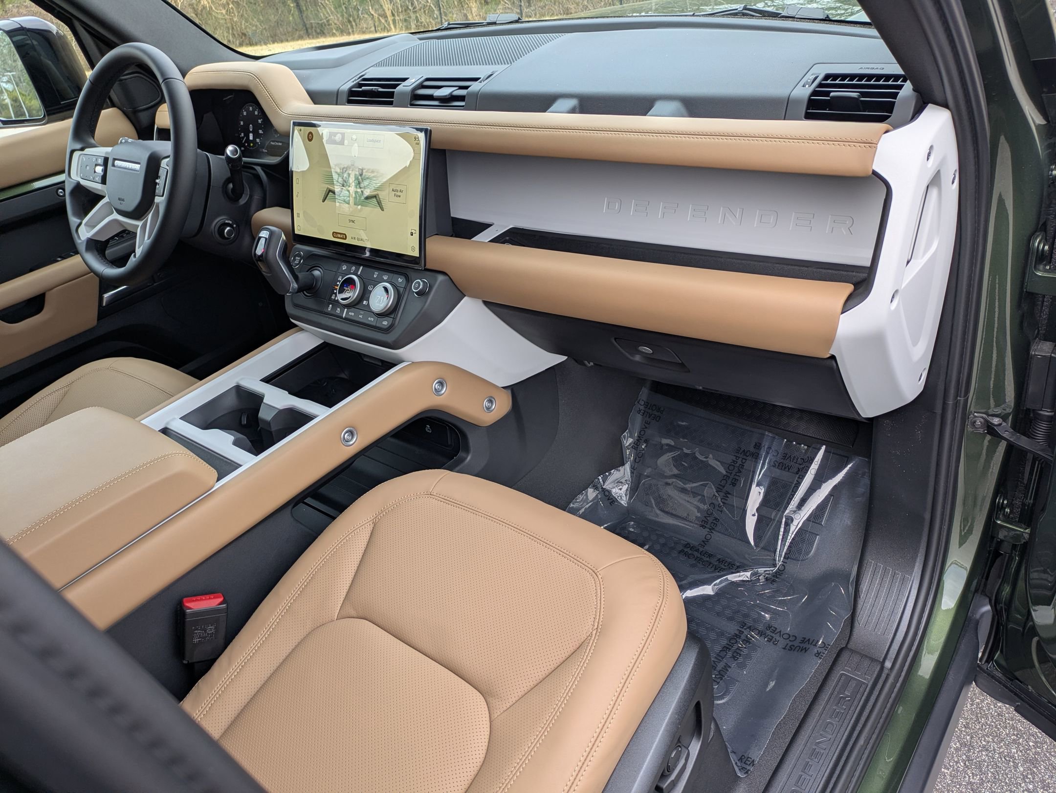 New 2026 Land Rover Defender 110 X-Dynamic SE image 29