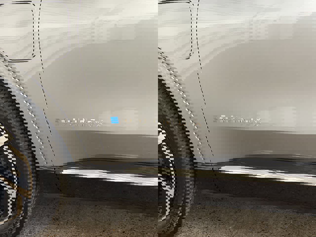 Used 2025 Chevrolet Equinox EV LT w/ Convenience Package image 10