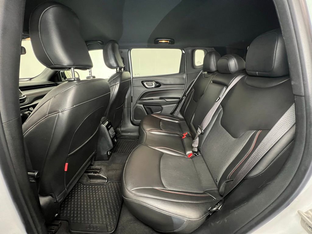 Used 2023 Jeep Compass Trailhawk image 6