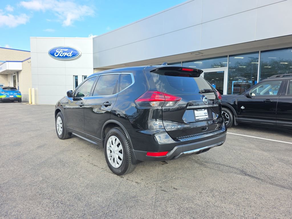 Used 2018 Nissan Rogue S image 3