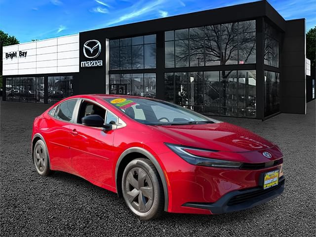 Used 2024 Toyota Prius LE FWD image 1