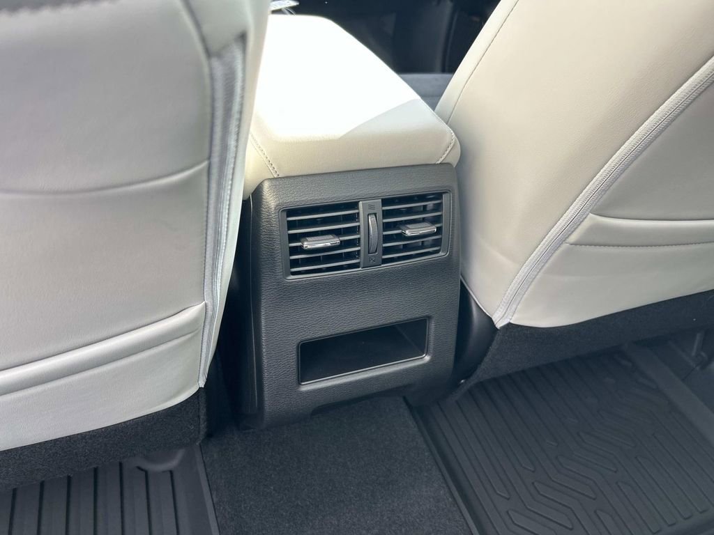 New 2026 Mitsubishi Outlander SE FWD image 18