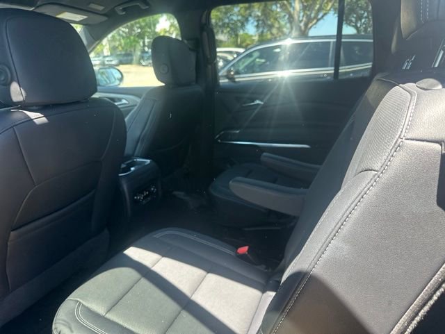 Used 2025 Chevrolet Traverse LT FWD image 27