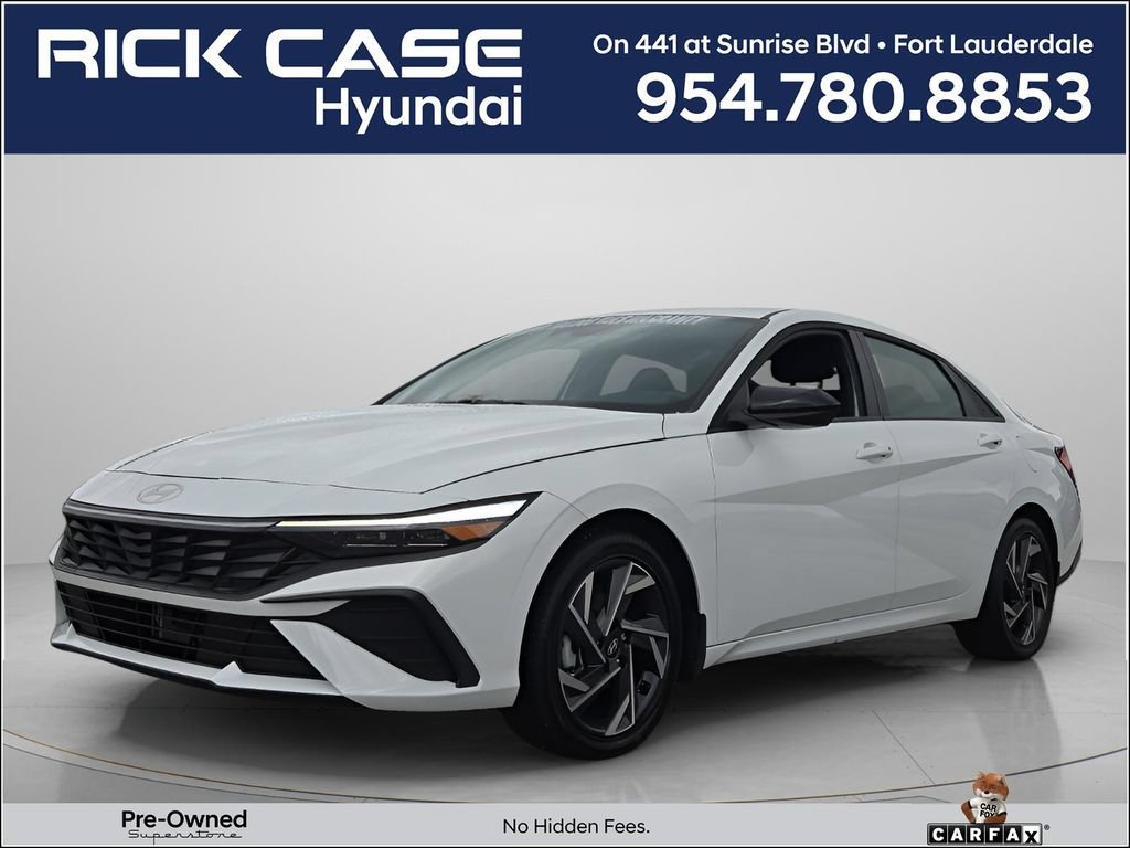 Certified 2025 Hyundai Elantra SEL FWD image 1