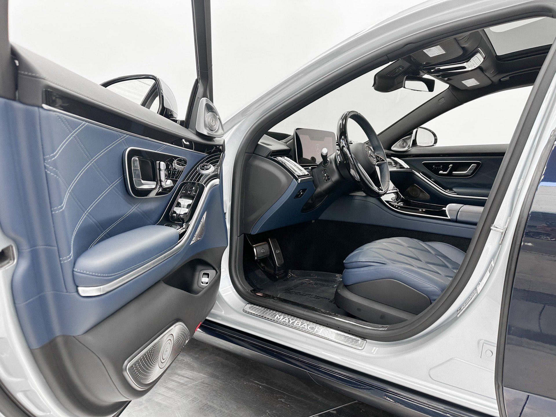 Used 2024 Mercedes-Benz Maybach S 680 4MATIC image 23