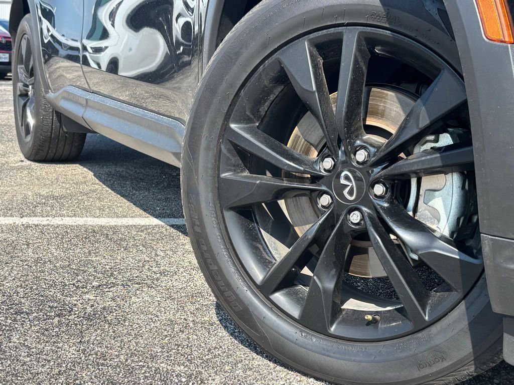 Used 2025 INFINITI QX60 Luxe w/ Black Edition image 3
